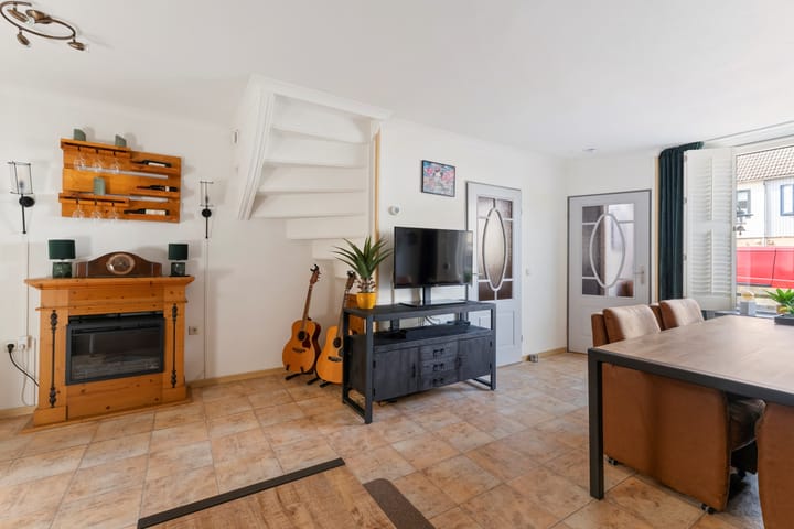 Foto 7 van Kruiszwin 2330