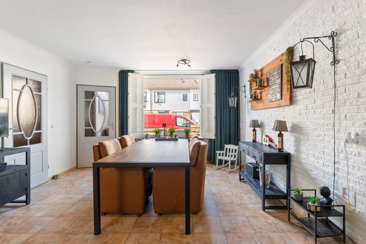 Foto 8 van Kruiszwin 2330