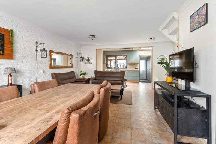 Foto 10 van Kruiszwin 2330