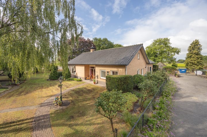 Foto 1 van Roosendaalseweg 33