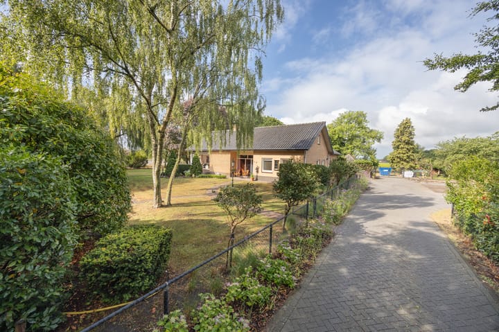 Foto 45 van Roosendaalseweg 33