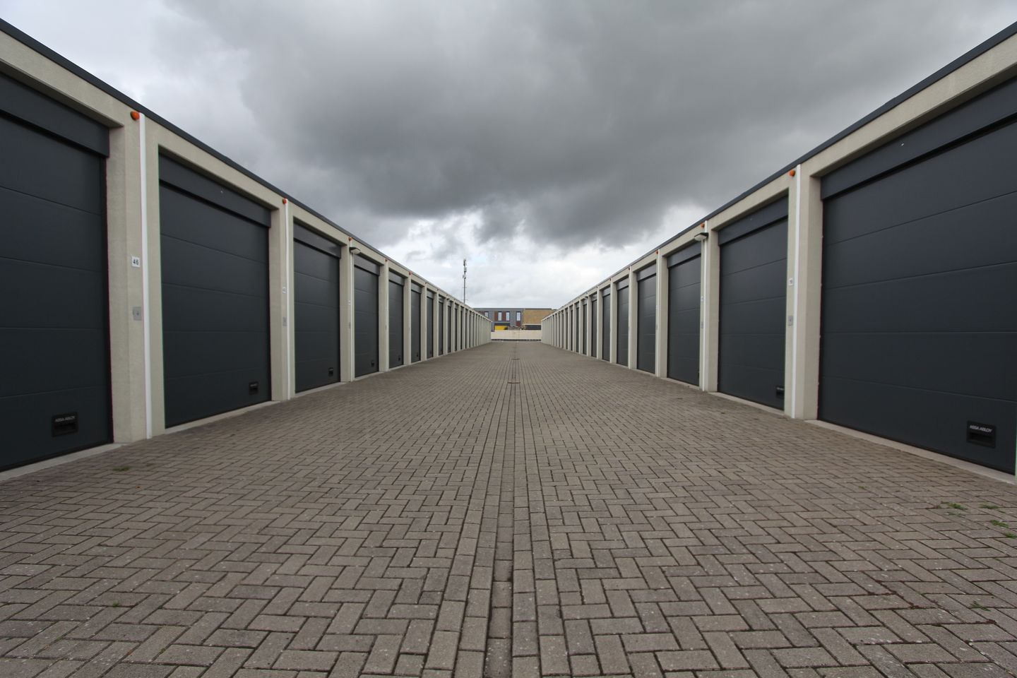 View photo 2 of Leidsevaartweg 11