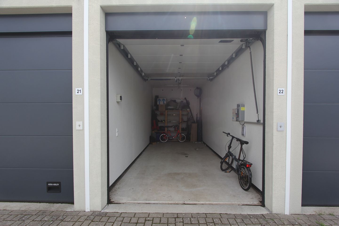 View photo 3 of Leidsevaartweg 11