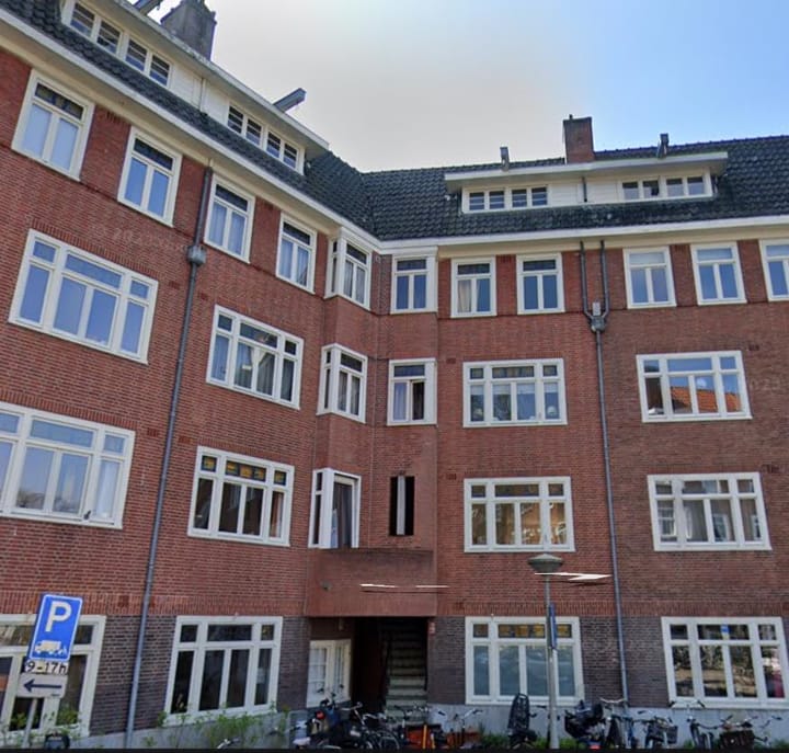 Foto 1 van Paramariboplein 31-2