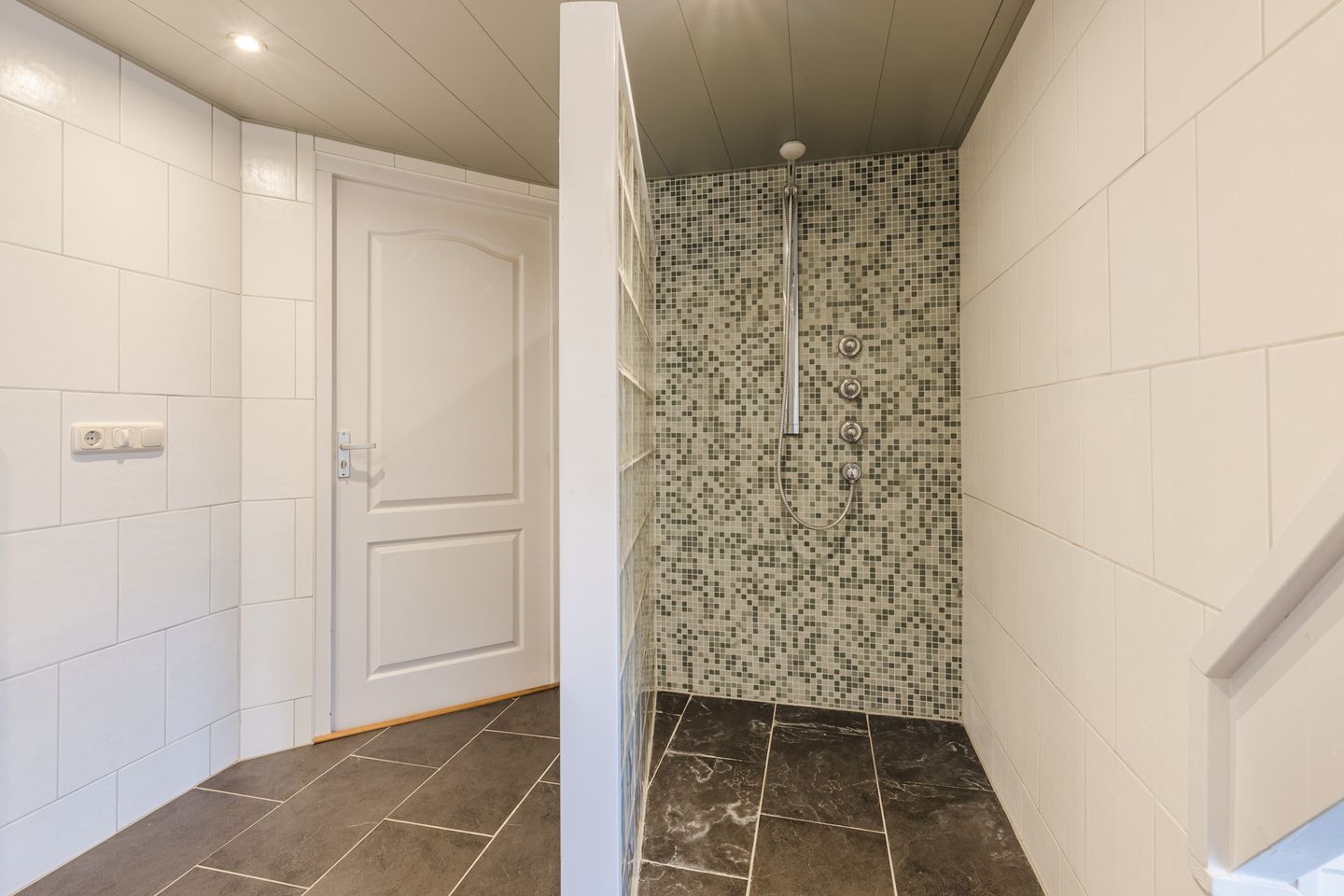 Photo 20 of Wilhelminastraat 22