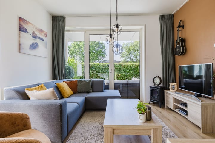 Foto 3 van van Brederodestraat 63