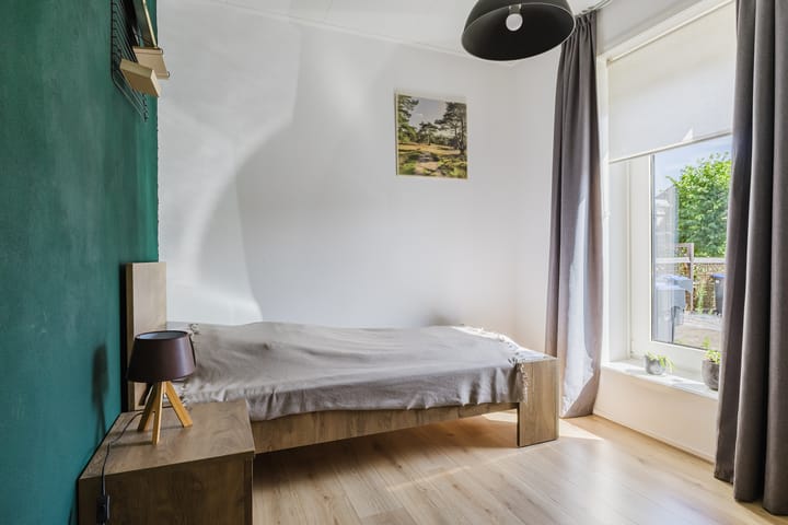 Foto 35 van van Brederodestraat 63