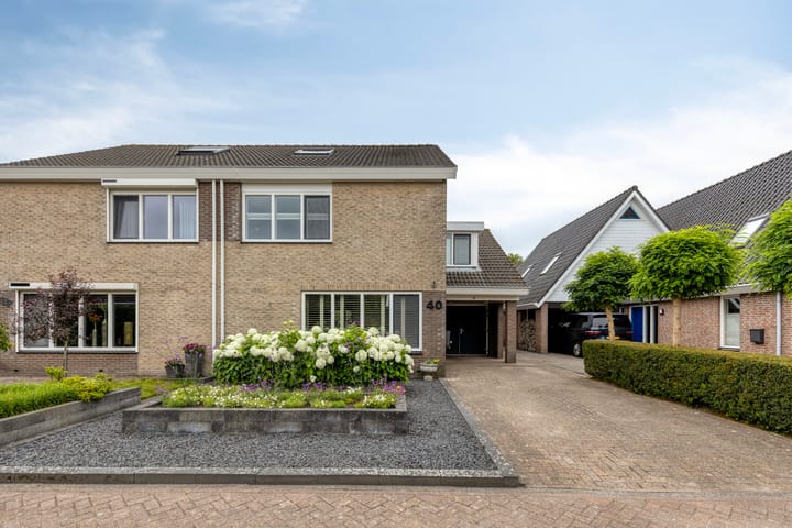 Foto 2 van Zonnedauw 40