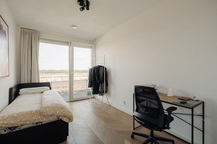 Photo 19 of Wijnand Nuijenstraat 64