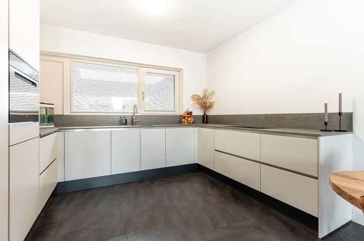 Photo 11 of Karveel 60 45