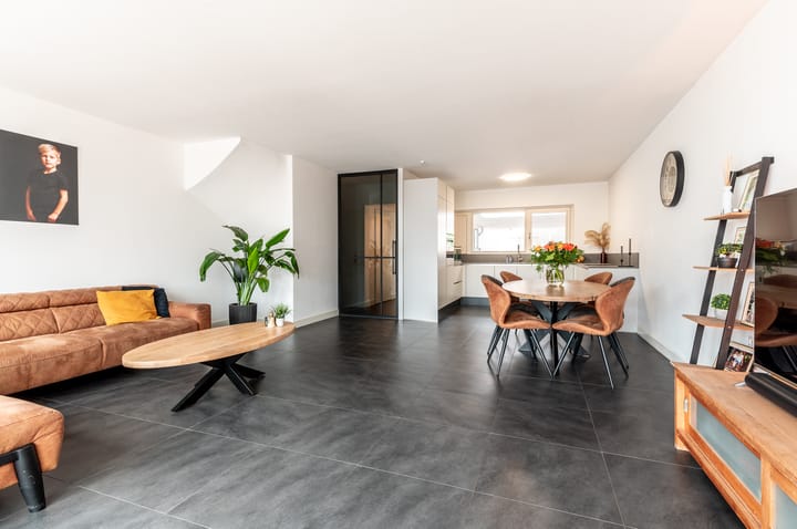 Photo 16 of Karveel 60 45