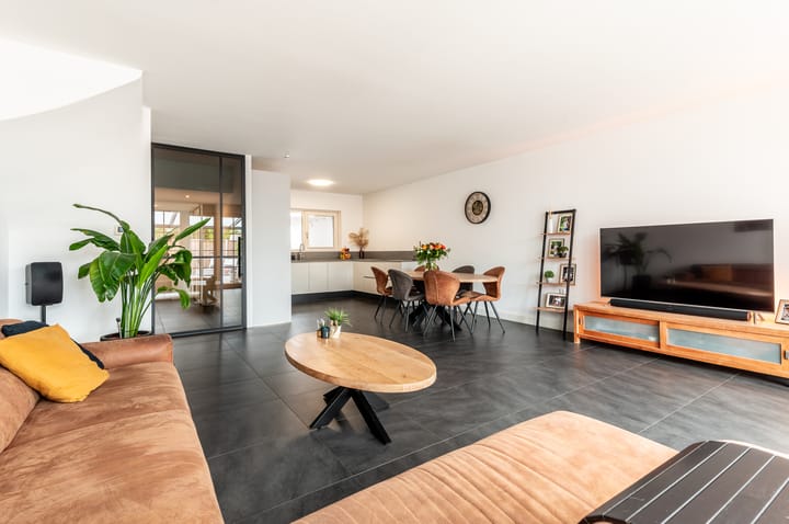 Photo 17 of Karveel 60 45