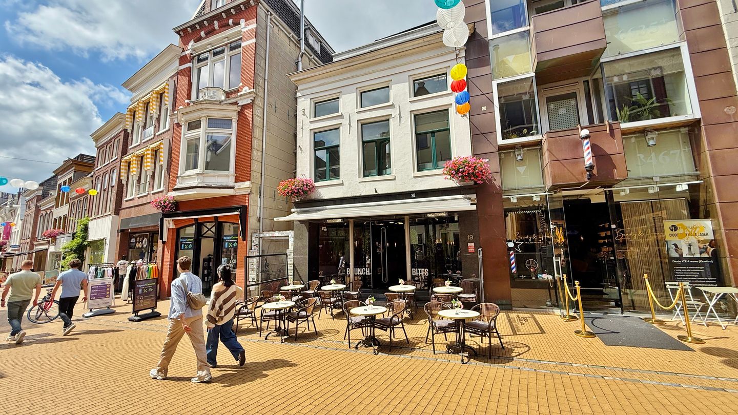 View photo 3 of Zwanestraat 19