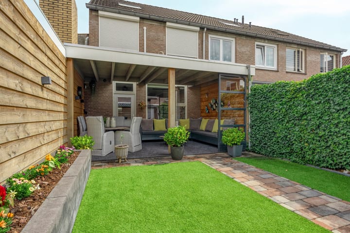 Foto 37 van Burgemeester Ploegmakerslaan 1