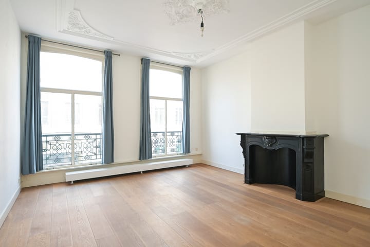 Photo 8 of Zoutmanstraat 63-C