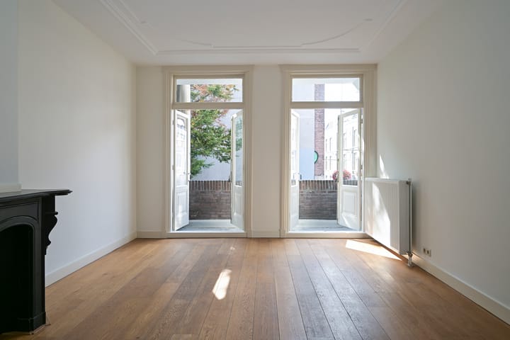 Photo 15 of Zoutmanstraat 63-C