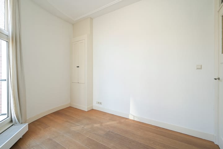 Photo 24 of Zoutmanstraat 63-C