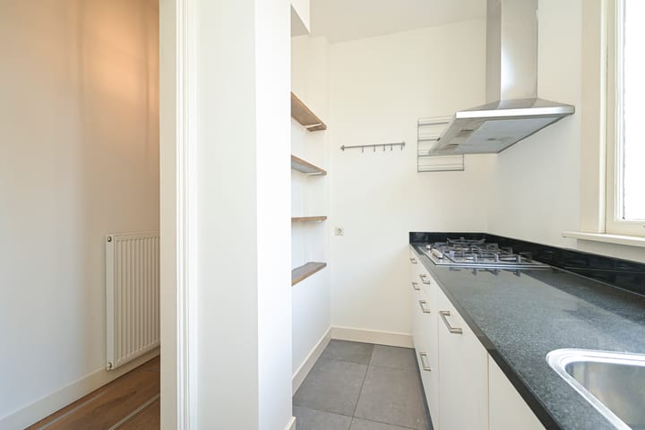 Photo 27 of Zoutmanstraat 63-C