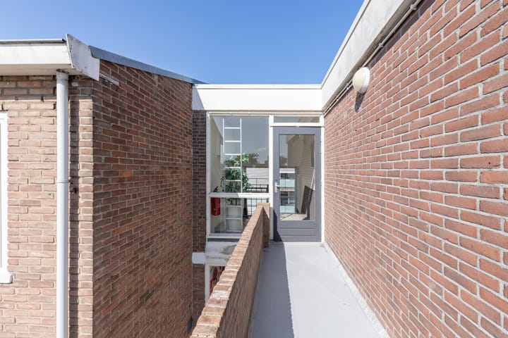 Photo 6 of Dokter De Liefdestraat 34