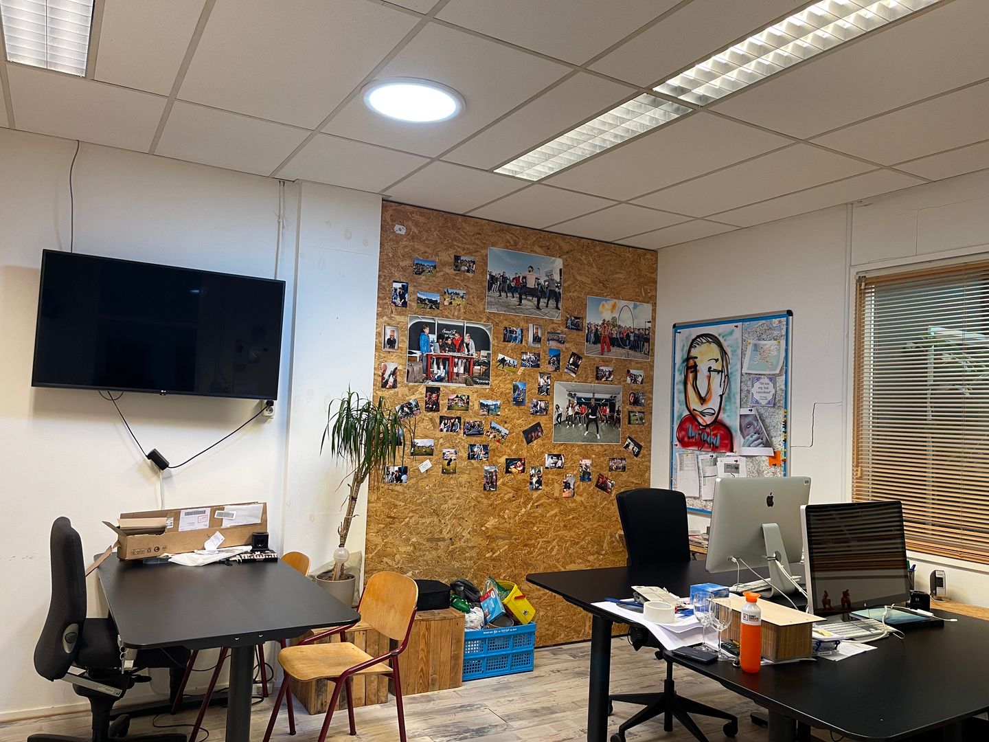 View photo 4 of Floresstraat 7