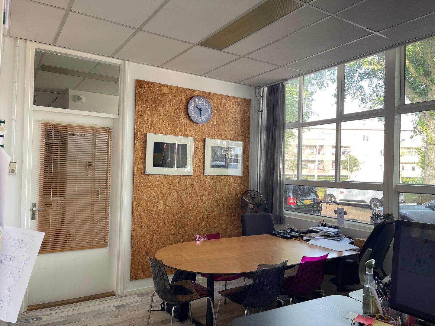 View photo 3 of Floresstraat 7