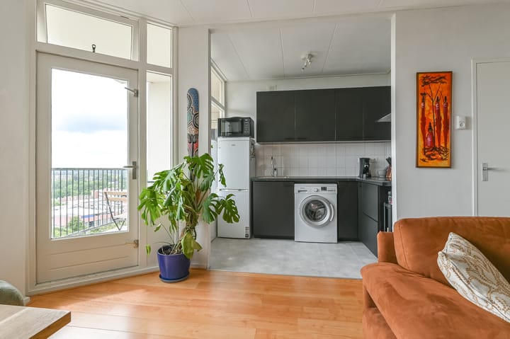 Photo 10 of Van Leeuwenhoekstraat 5-0137