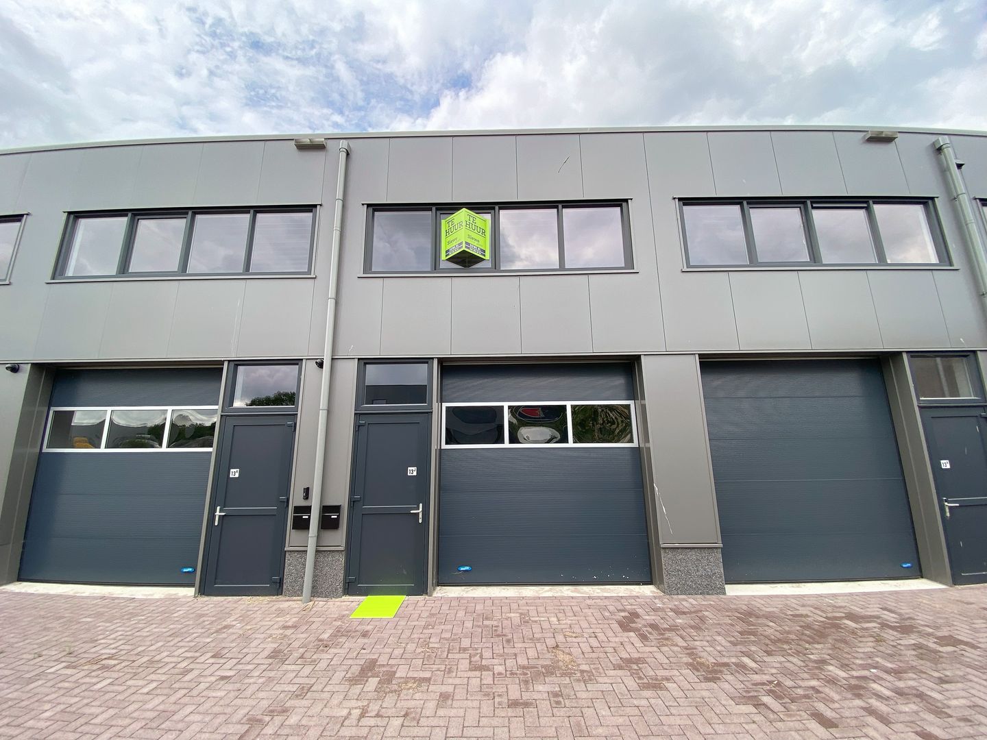 View photo 1 of Vlotbrugweg 13-J