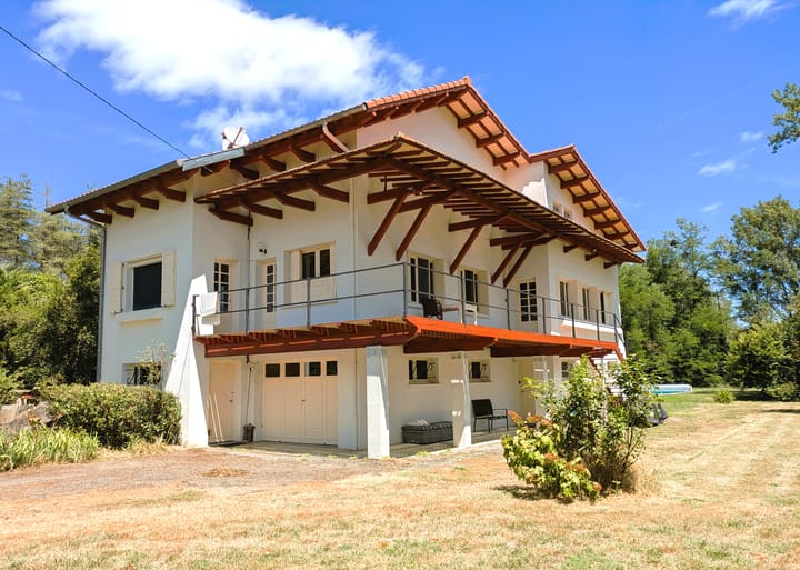 Foto 4 van 9, Chemin de la Mathe