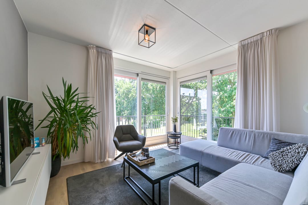 Photo 2 of Graaf van Loonlaan 65