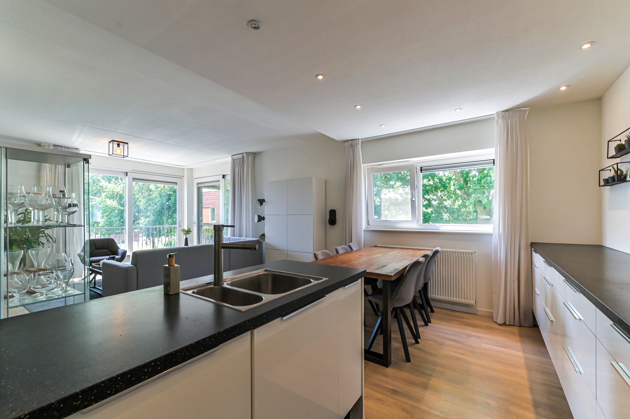 Photo 15 of Graaf van Loonlaan 65