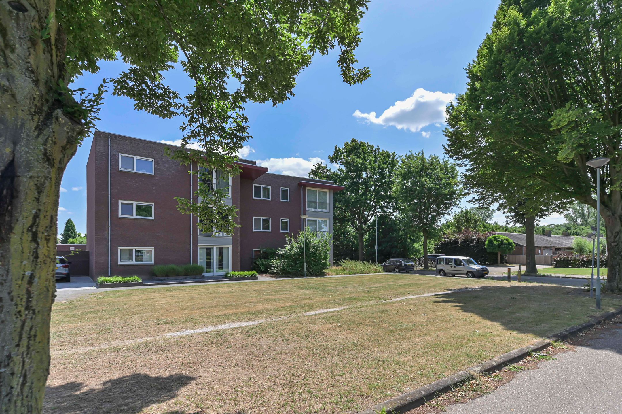 Photo 33 of Graaf van Loonlaan 65