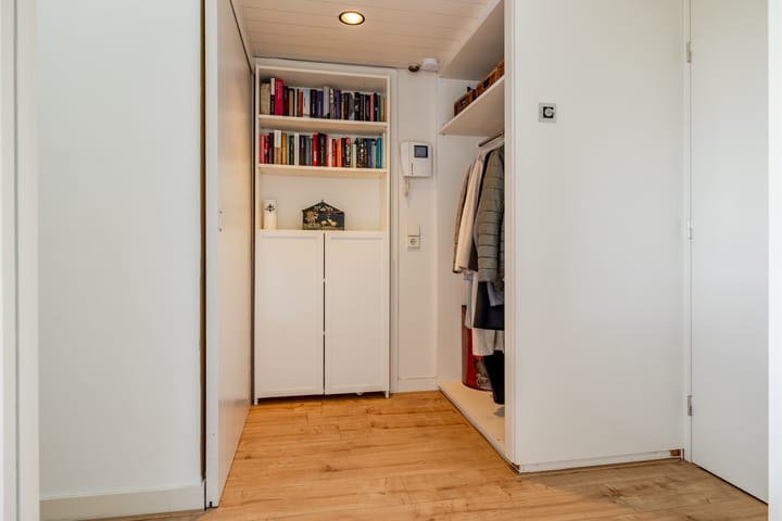 Photo 19 of Doenradestraat 44-D19