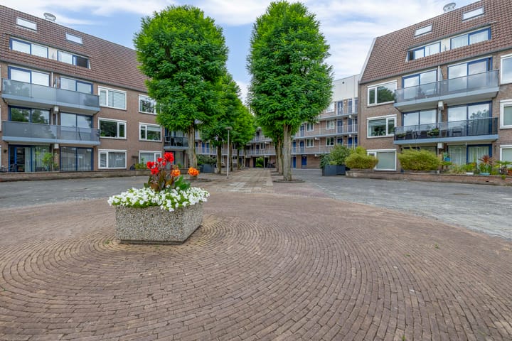 Foto 30 van Arthur van Schendelplein 57