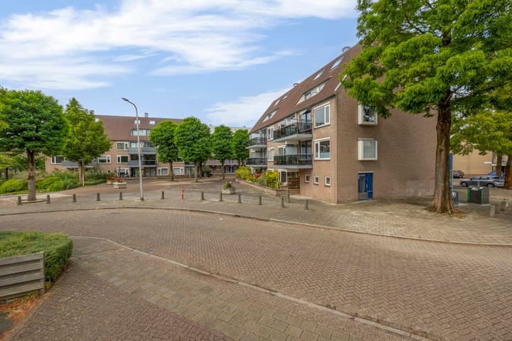 Foto 34 van Arthur van Schendelplein 57