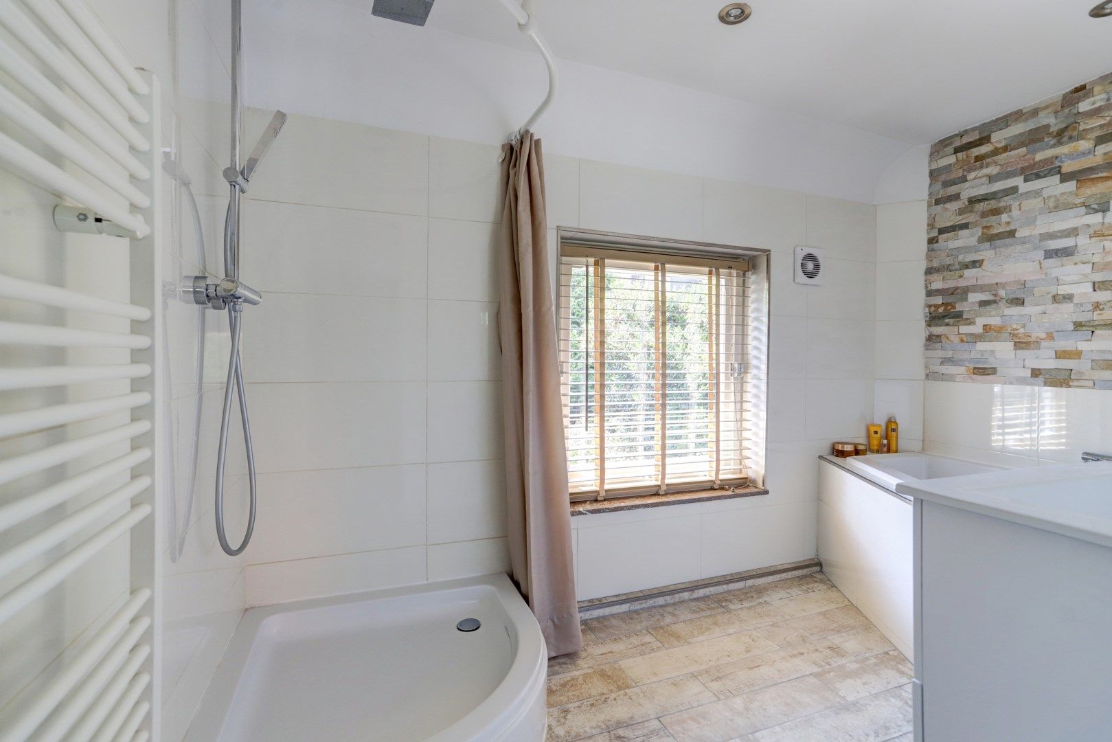 Photo 24 of Burgemeester de Grauwstraat 11