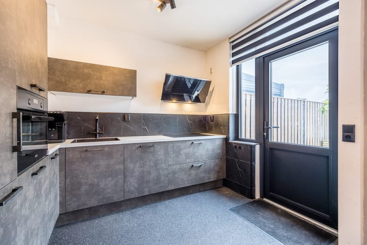 Foto 4 van Barbeel 6