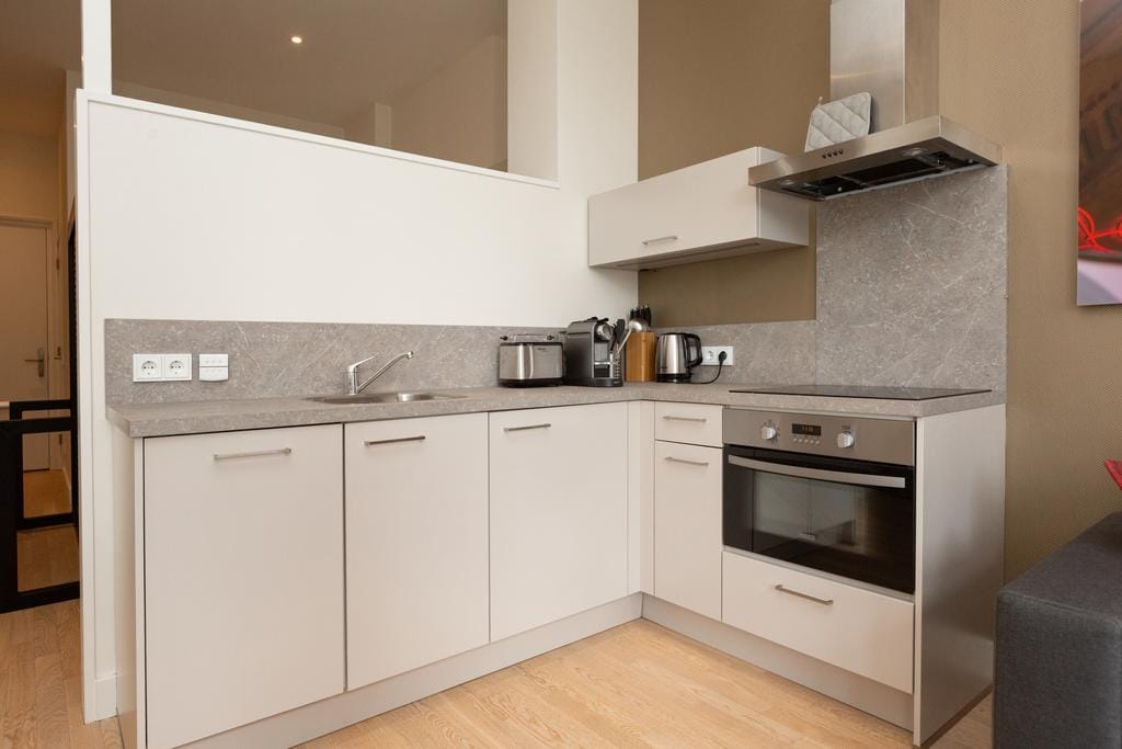 Photo 6 of Laan Copes van Cattenburch 69-H