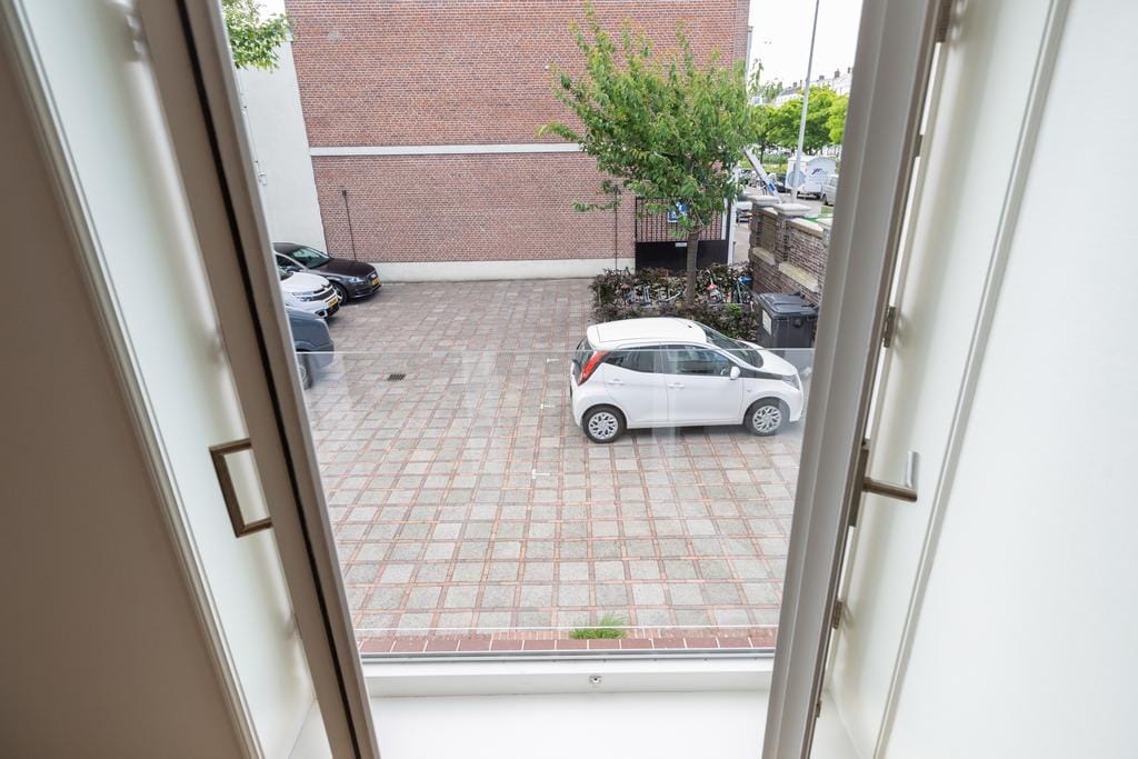 Photo 11 of Laan Copes van Cattenburch 69-H