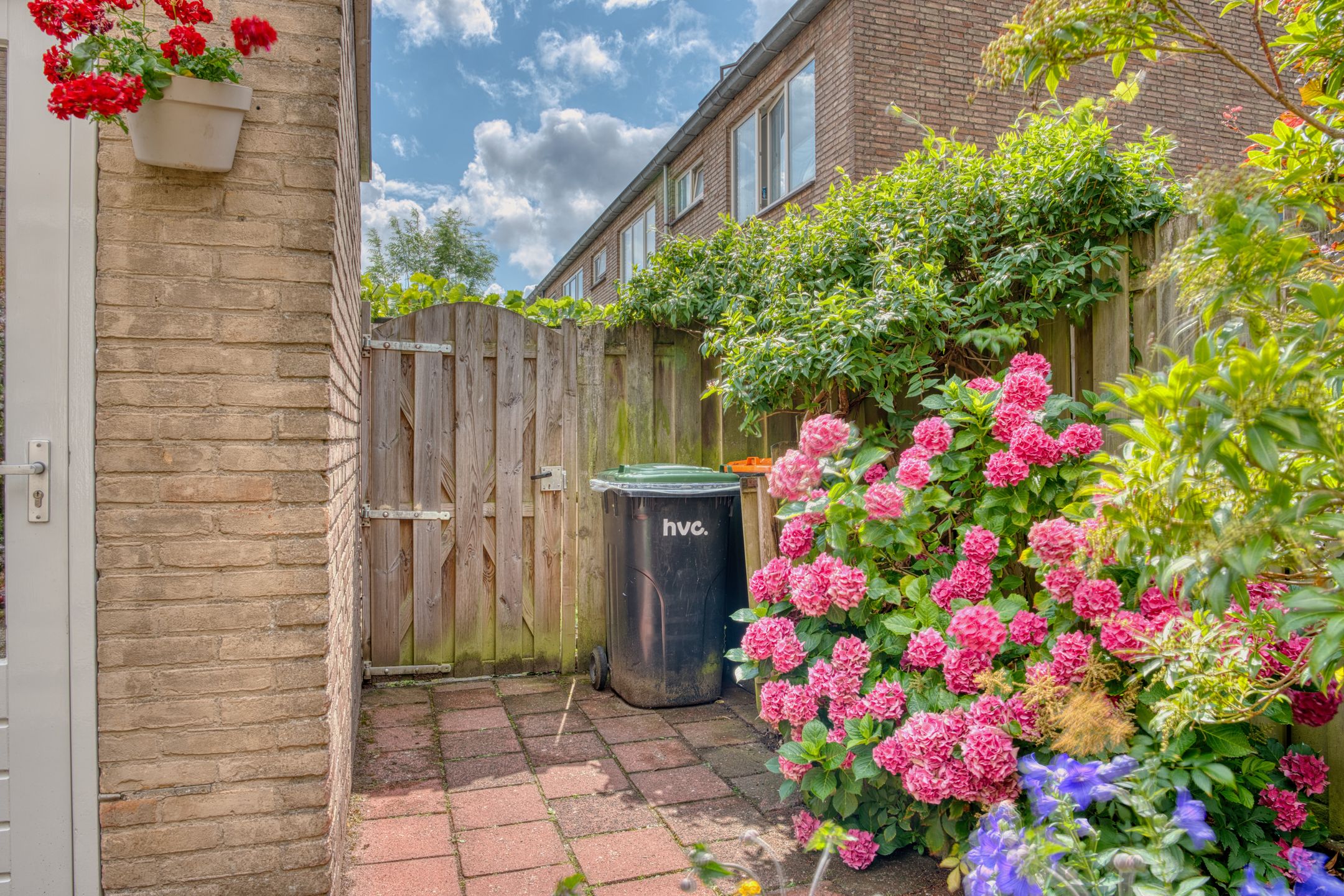 Foto 33 van Langeraarstraat 10