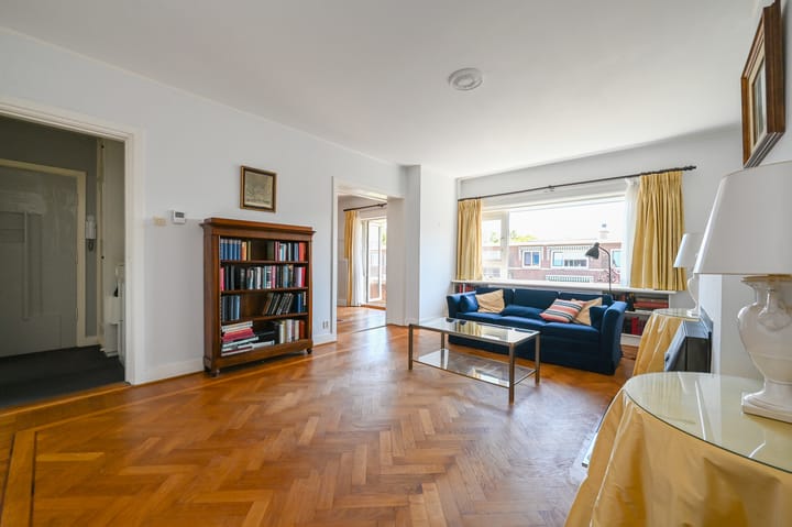 Photo 11 of Mesdagstraat 42