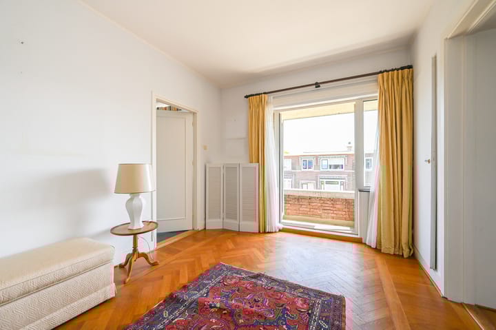 Photo 13 of Mesdagstraat 42