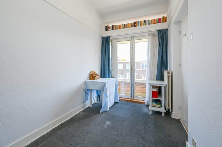 Photo 14 of Mesdagstraat 42