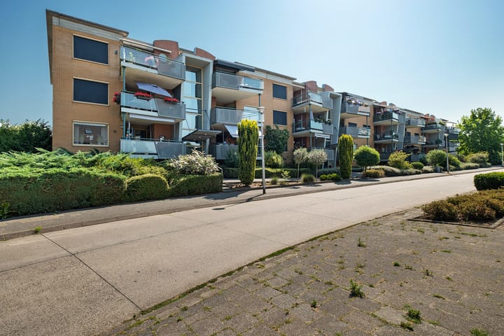 Photo 1 of B.A.A. Engelbertinklaan 80