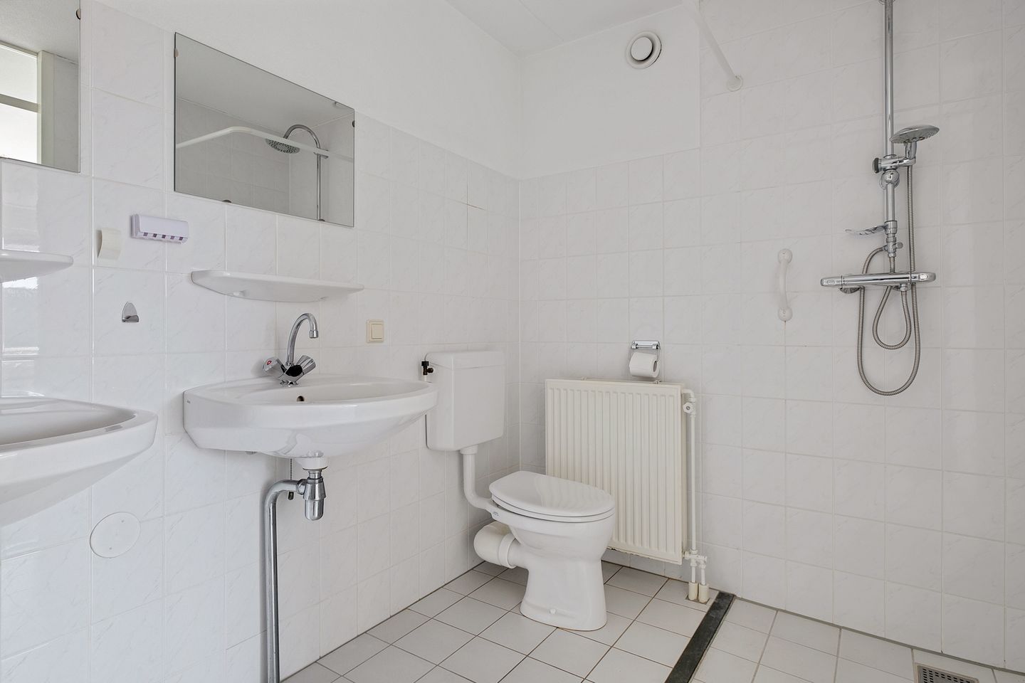 Foto 10 van B.A.A. Engelbertinklaan 80