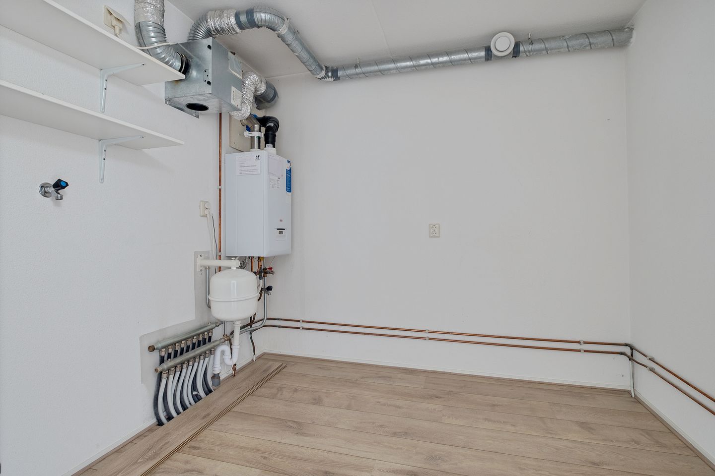 Foto 14 van B.A.A. Engelbertinklaan 80