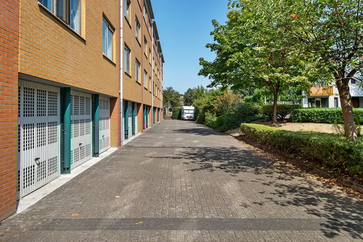 Photo 21 of B.A.A. Engelbertinklaan 80