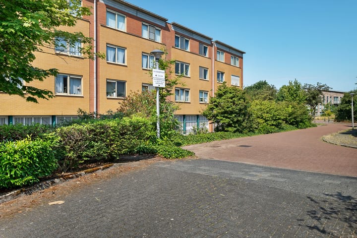 Photo 24 of B.A.A. Engelbertinklaan 80