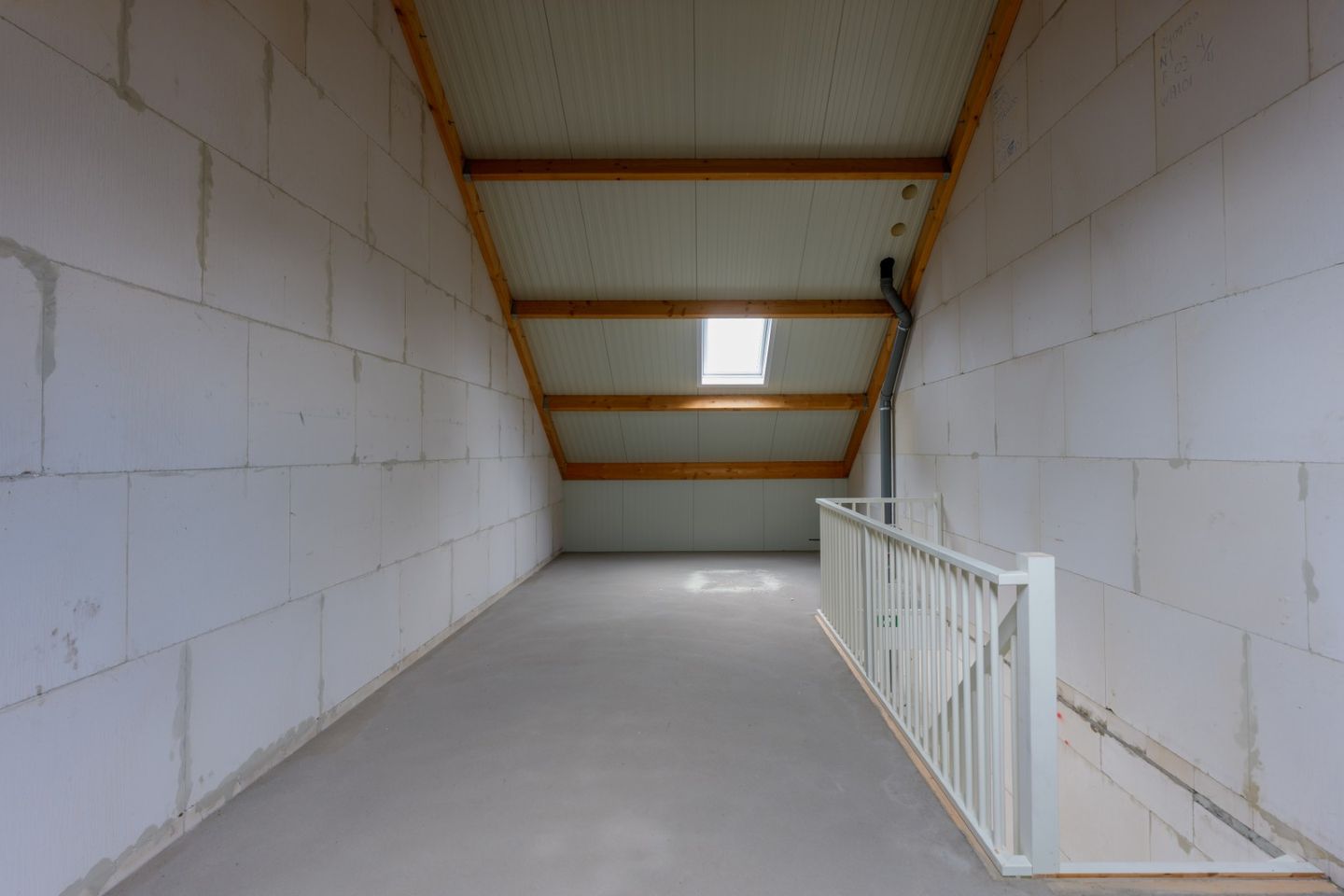 View photo 5 of Nijenburgerweg 9-L