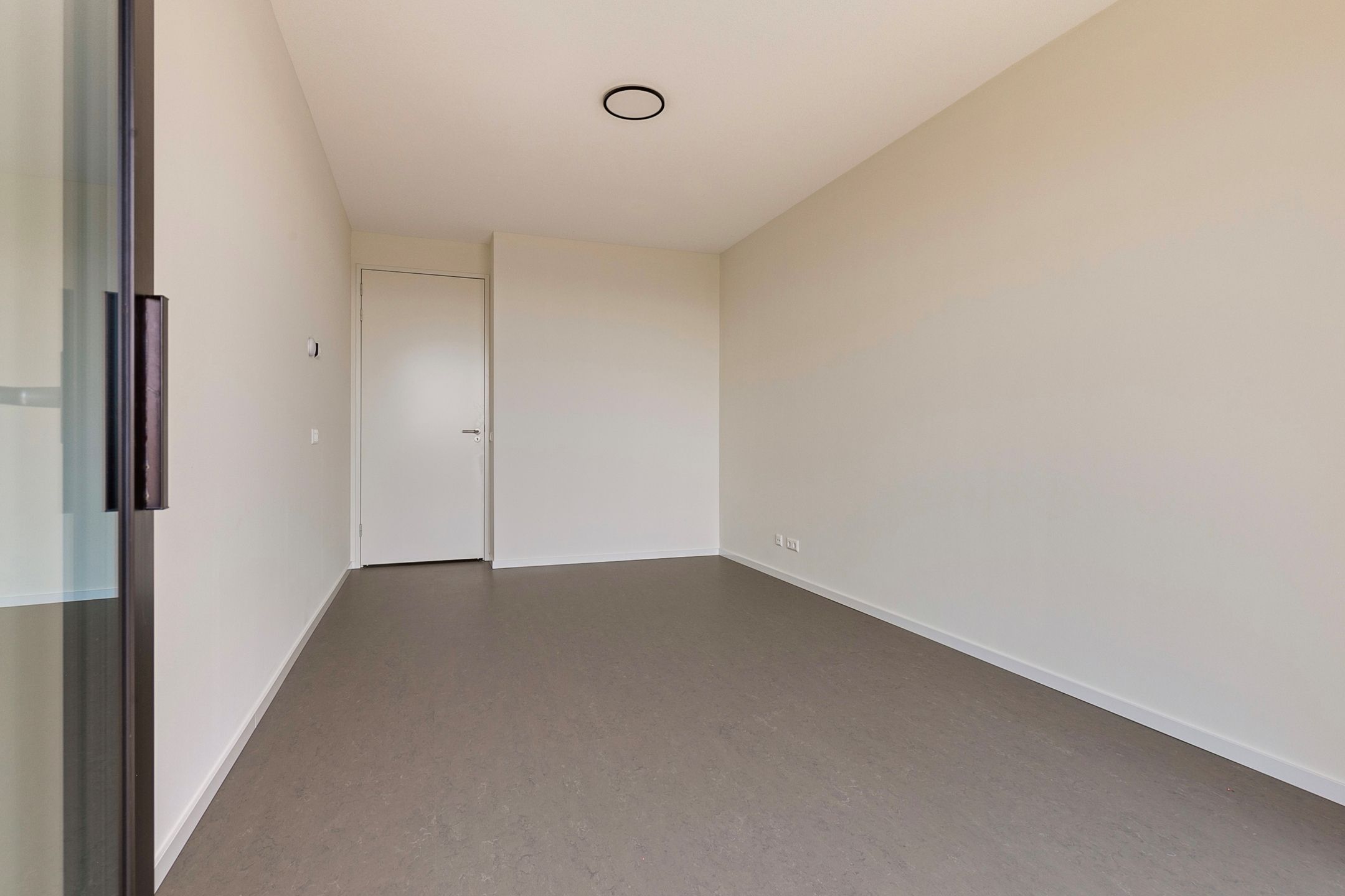 Foto 12 van Vliegerstraat 110