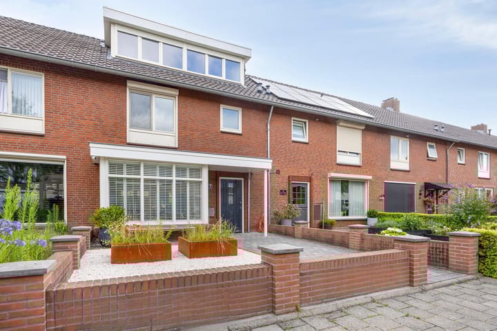 Foto 1 van Kamillestraat 3